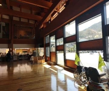 隈研吾の設計による梼原町総合庁舎