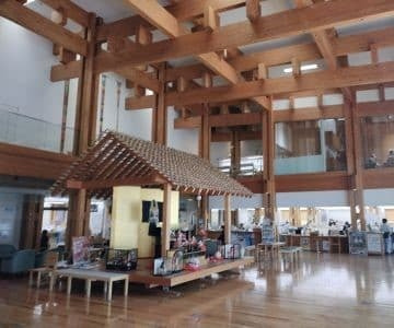 隈研吾の設計による梼原町総合庁舎