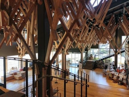 雲の上の図書館