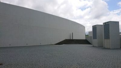 建築家高松伸の設計による「植田正治美術館」