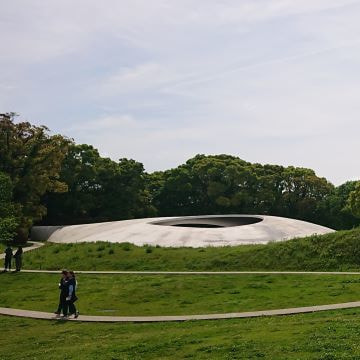 瀬戸内の名建築の一つ建築家西沢立衛による豊島美術館