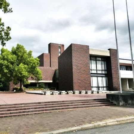 山口県立図書館